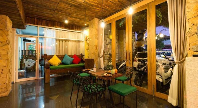 Hadi Poetra Hotel Kuta Lombok Exterior foto